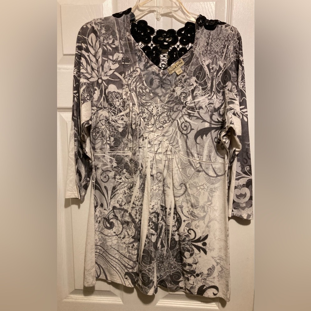 Live and let live ladies too. XL